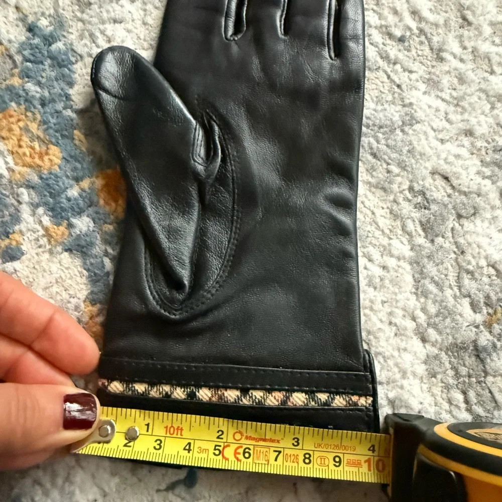 Black Leather Gloves with Patterned Trim